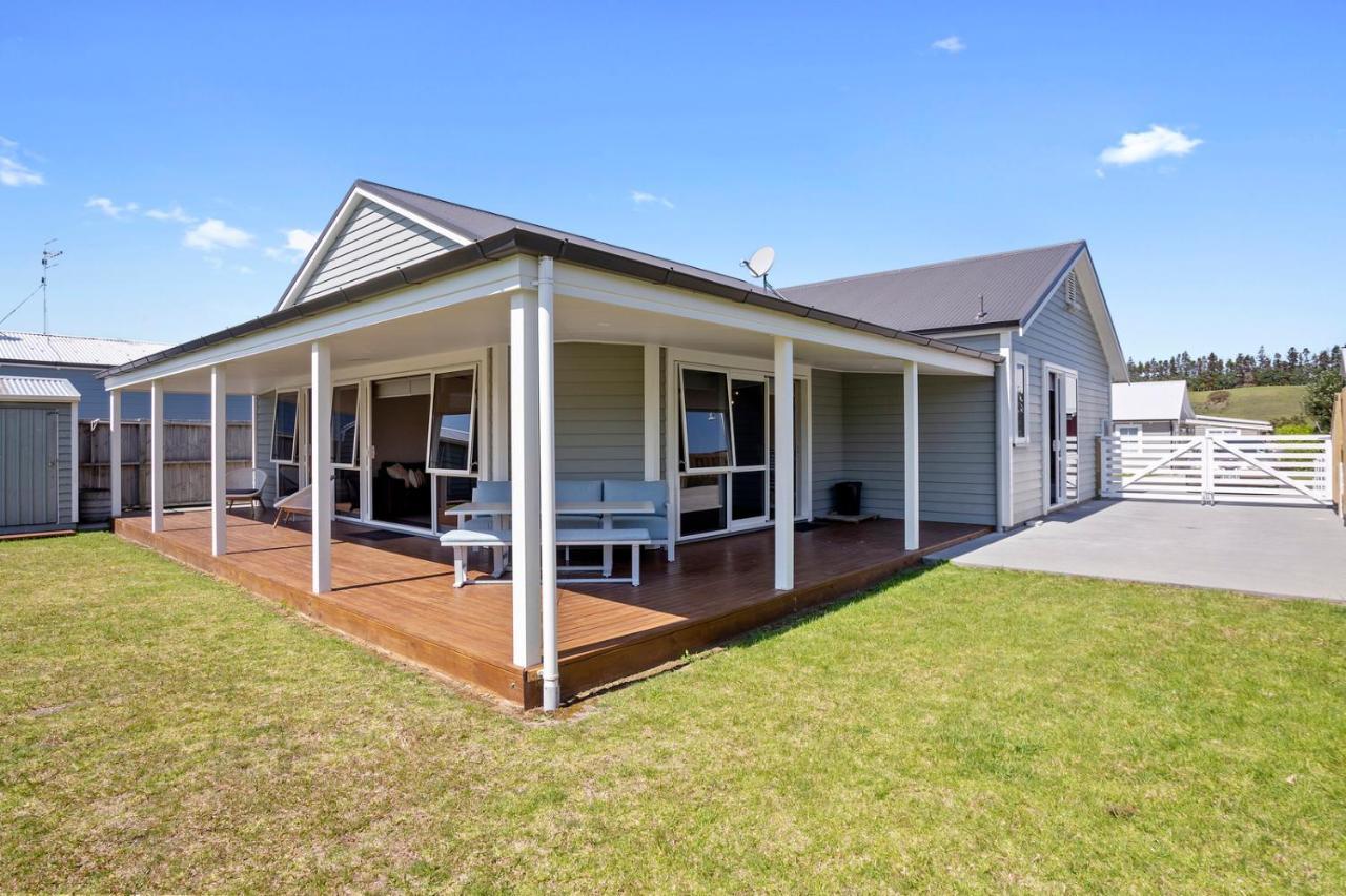 Sky Blue Retreat - Waihi Beach Holiday Home Exterior photo